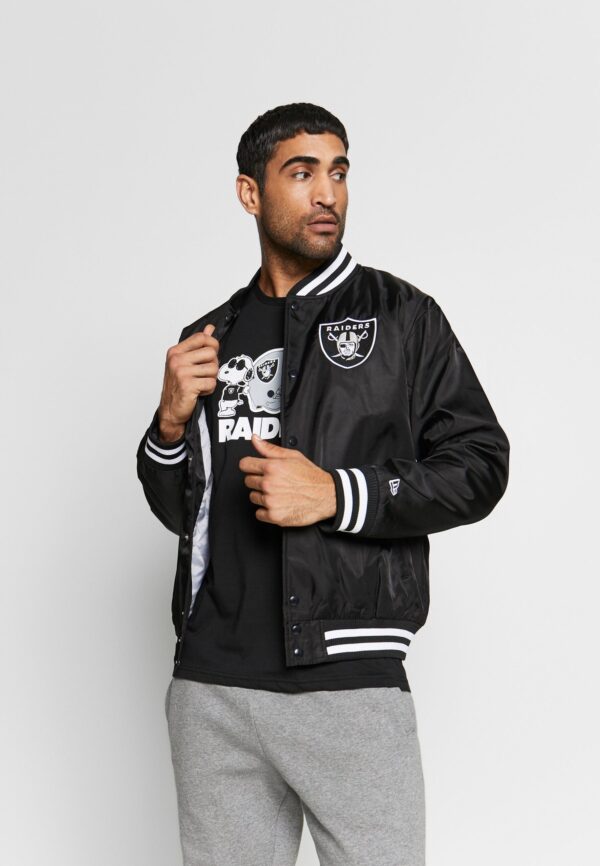 NOT ONLY WILL YOU BE SPORTING YOUR FAVORITE TEAM WITH THE OAKLAND RAIDERS JACKET, BUT IT WILL ALSO KEEP YOU WARM AND COZY THIS HOLIDAY SEASON.